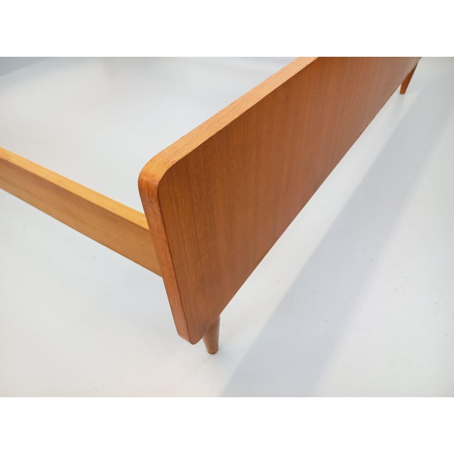 Vintage Scandinavian-Style Teak Double Bed with Suspended Bedside Tables and Integrated Lamps, 1960s For Sale - Image 6 of 18