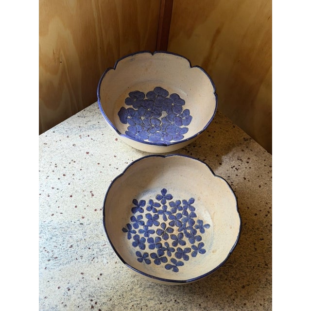 Hand-Thrown Ceramic Bowls with Scalloped Rim and Hydrangea Motif, 1980s, Set of 2 For Sale - Image 4 of 16