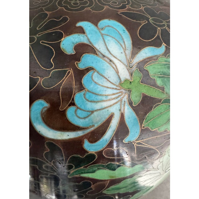 Extra-Large Mid-Century Chinese Cloisonné Ginger Jar/Urn With Chrysanthemum and Plum Flowers For Sale In Charleston - Image 6 of 9
