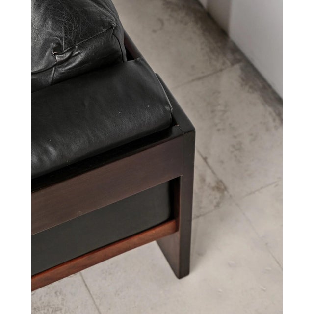 Bastiano Two-Seater Sofa in Mahogany and Black Leather by Afra and Tobia Scarpa for Gavina, Italy, 1960s For Sale - Image 11 of 18