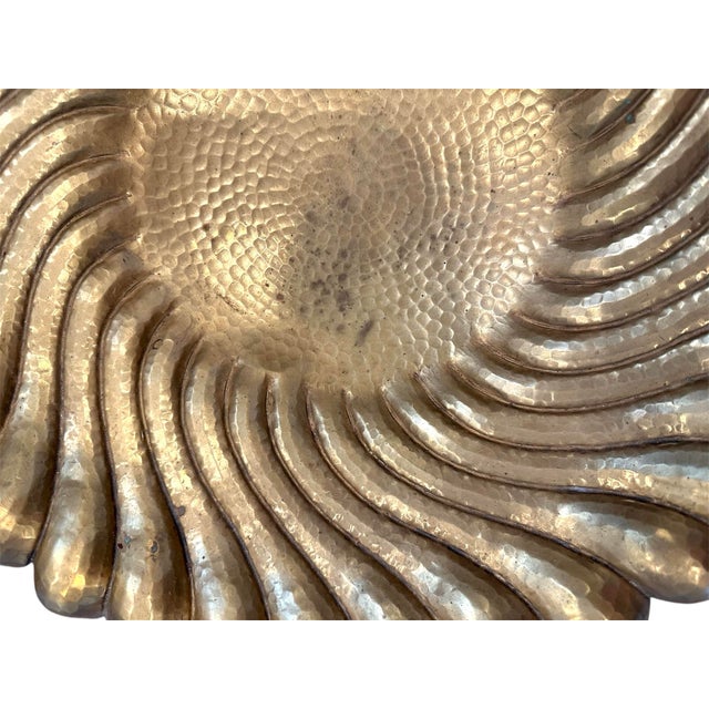 Mid 20th Century Vintage Italian Mid-Century Modern Egidio Casagrande Borgo Trento Hammered Brass Footed Swirl / Swirled Bowl For Sale - Image 5 of 7