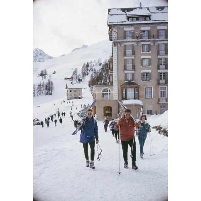Skiers in St Moritz 1963 Skiers in St Moritz, Switzerland, March 1963. (Photo by Slim Aarons) Slim Aarons was one of the...