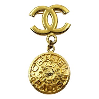 Chanel Vintage Gold Plated CC Medallion Large Brooch For Sale