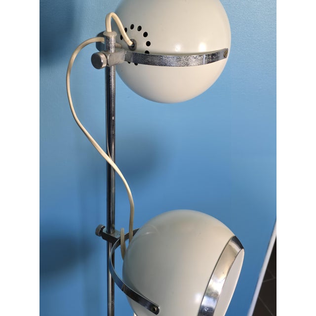 White Eyeball Floor Lamp in the style of Gino Sarffati, 1970s For Sale - Image 8 of 18
