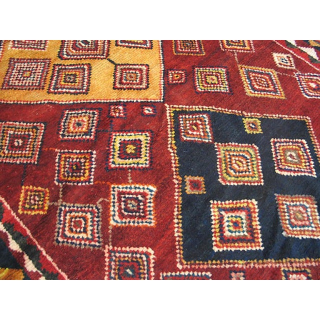 Early 20th Century 1930s Red Diamond Rustic Antique Persian Gabbeh Rug 4'10" X 9'6" Handknotted Wool Carpet For Sale - Image 5 of 5