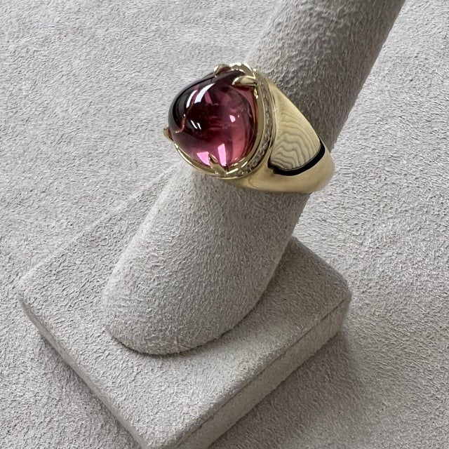 Contemporary Syna Yellow Gold Pink Tourmaline Ring with Diamonds For Sale - Image 3 of 4