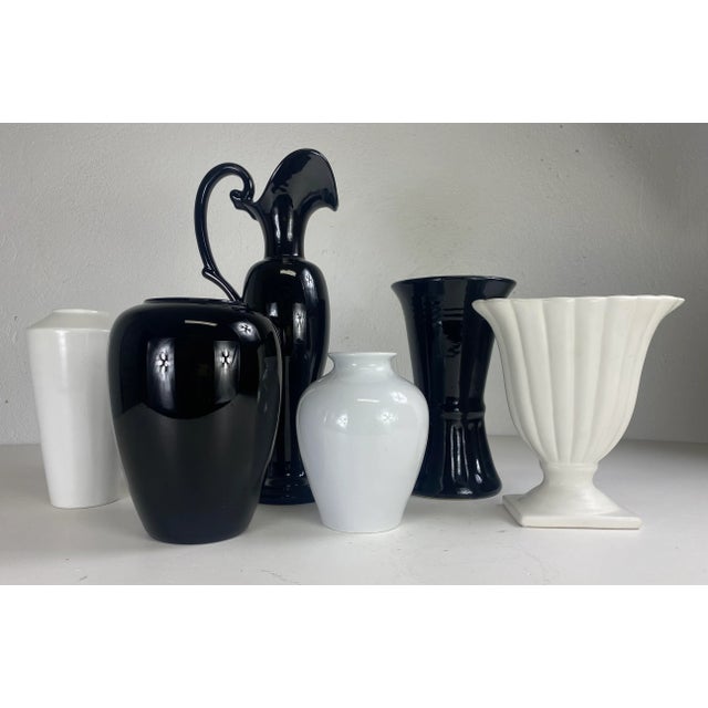 Mid Century Complementary Grouping of Black and White Pottery Vases. For Sale - Image 11 of 11