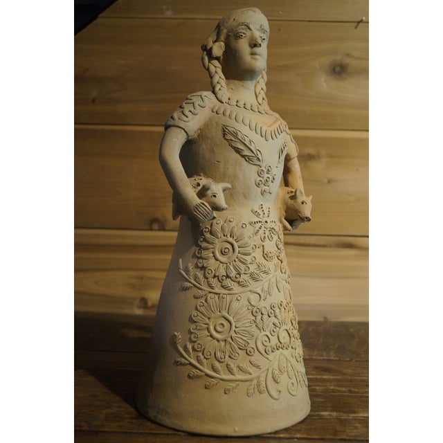 1970s Mexican Teodora Blanco Nunez Style Folk Art Pottery Woman For Sale - Image 4 of 11