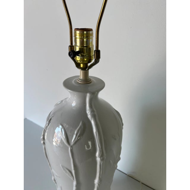 1970s Palm Beach -Style White Ceramic Table Lamp W/ Faux Bamboo Pattern For Sale - Image 10 of 13