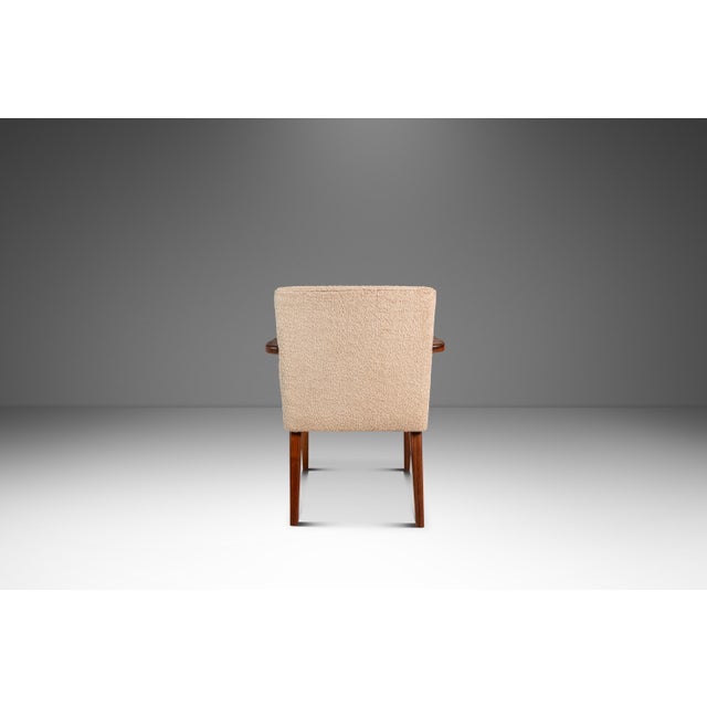 Rare Restored Mid-Century Modern Model C-108 Armchair in Walnut & Beige Bouclé Attributed to Jens Risom for Jens Risom Design, Usa, C. 1950s For Sale - Image 9 of 18