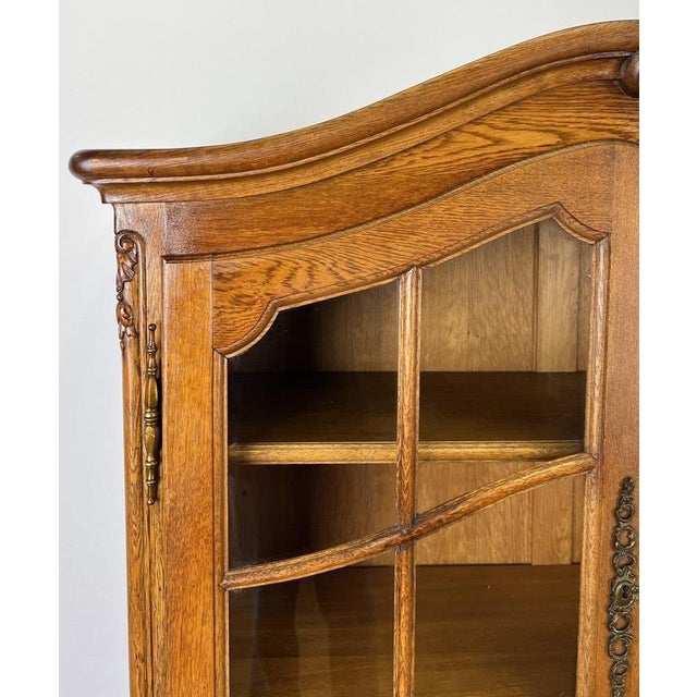 Vintage French Louis XIV Style Oak Display Cabinet For Sale - Image 4 of 16