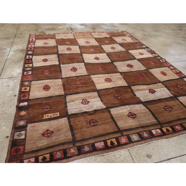 Galerie Shabab Collection Mid-20th Century Turkish Tribal Room Size Carpet For Sale In New York - Image 6 of 8