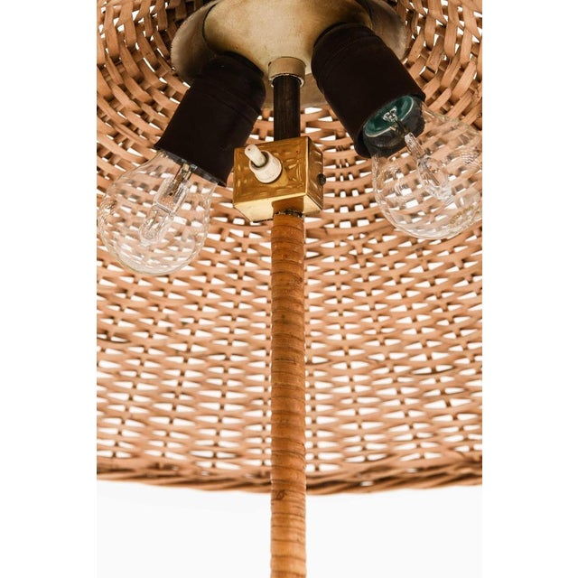 Brass and Cane Floor Lamp by Paavo Tynell for Taito Oy, 1950s For Sale - Image 4 of 10