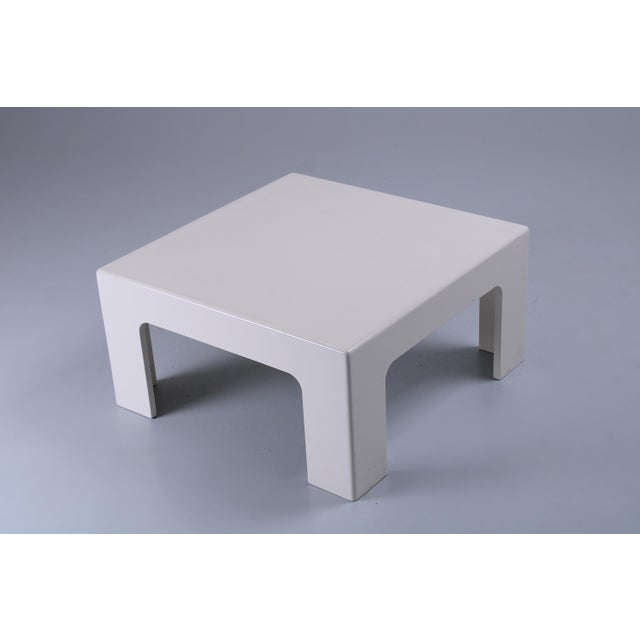 Space Age White Square Coffee Table from Artifort, 1970s For Sale - Image 10 of 13