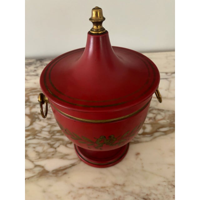 French Mid Century French Scarlet and Gold Tole Covered Urn Ice Bucket For Sale - Image 3 of 12