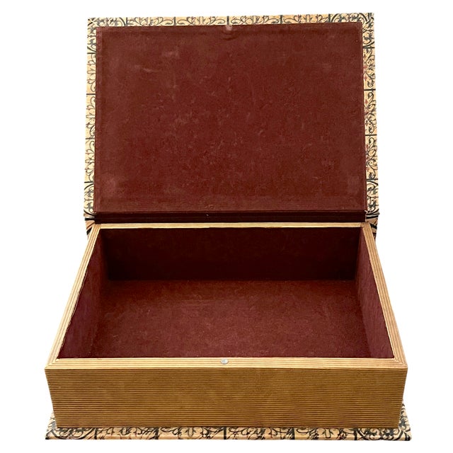 Pair of Trompe L’Oeil Faux Book Boxes in the Italian Florentine Style, 11" For Sale - Image 10 of 15