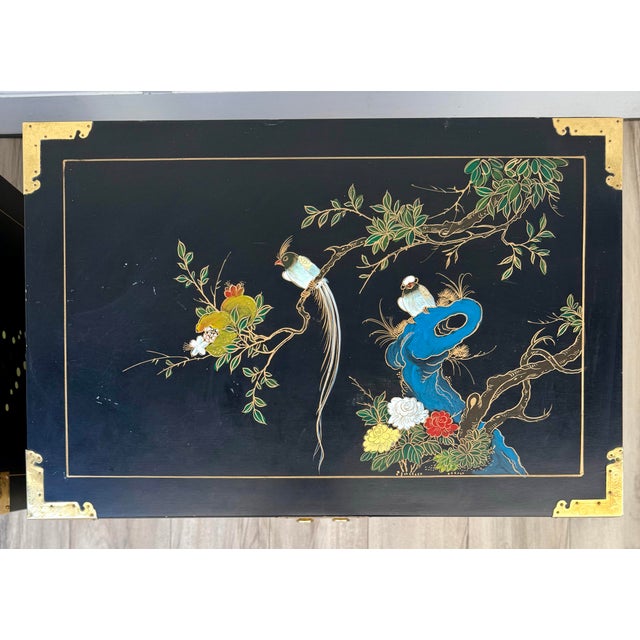 Pair of 1970s Chinoiserie Black Lacquer Nightstands With Hand-Painted Birds & Brass Hardware For Sale - Image 9 of 17
