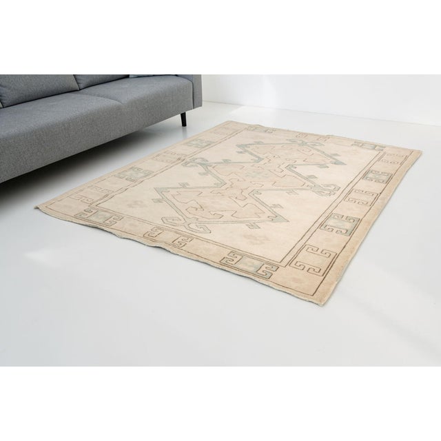 1950s Vintage Turkish Oushak Rug in Cream and Sage Green Geometric Medallion For Sale - Image 5 of 10