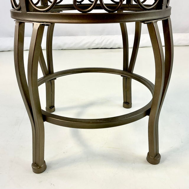 1990s Vintage Boho Chic Traditional Swivel Counter Stool With Linen Tweed Cushion For Sale - Image 14 of 17