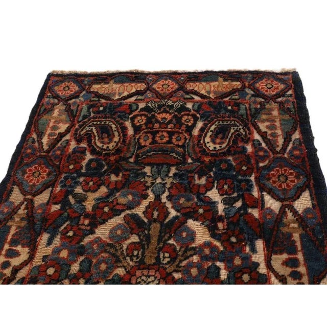 Antique Middle Eastern Hand-Knotted Sarugh Rug For Sale - Image 6 of 9