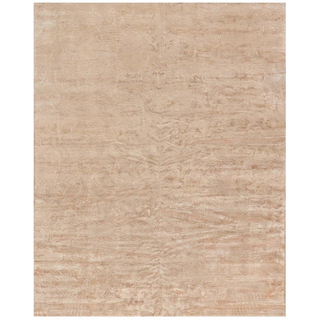 Modern marble floral silk rug by Doris Leslie Blau. Size: 8'0" × 10'0" (243 × 304 cm). There are very few décor elements,...