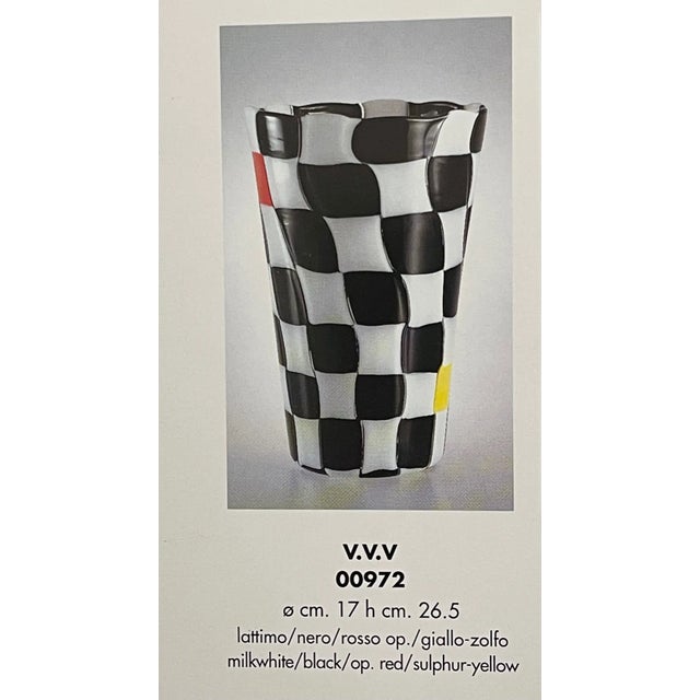 Original 1999 Gianni Versace v.v.v. Vase for Venini Murano For Sale - Image 11 of 12