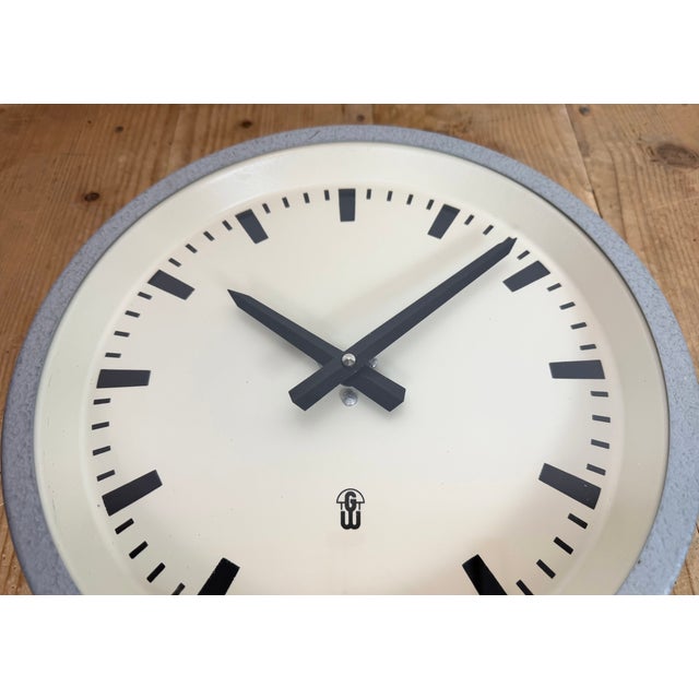 Industrial Grey Wall Clock from GW, East Germany, 1960s For Sale - Image 10 of 18