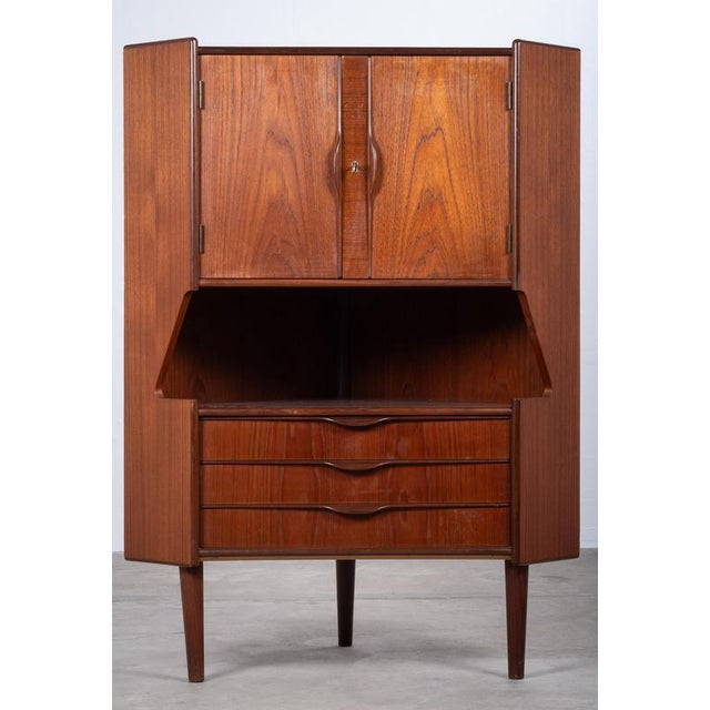 Mid-Century Danish Teak Corner Cabinet, 1960s For Sale - Image 3 of 11