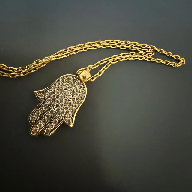 Dainty Diamond Hamsa Pendant Gold Chain Necklace For Sale In Miami - Image 6 of 8