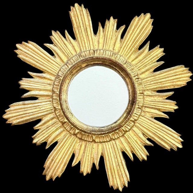 Hollywood Regency Italian Carved Giltwood Sunburst Mirror For Sale In Atlanta - Image 6 of 6