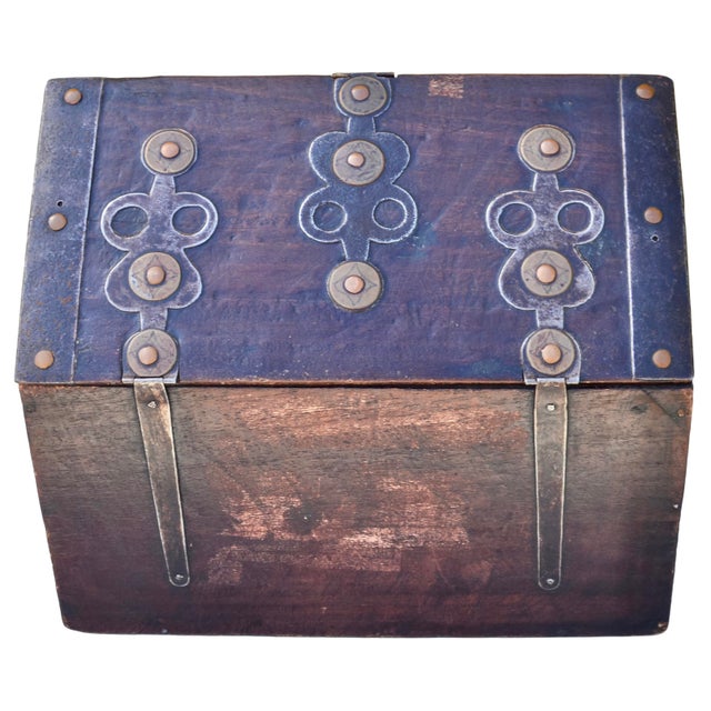 Wood Mid 20th Century Hand-Crafted Brass-Inlaid Asian Wooden Chest Accent For Sale - Image 7 of 10