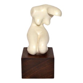Example of The Haeger Potteries Models and Figurines