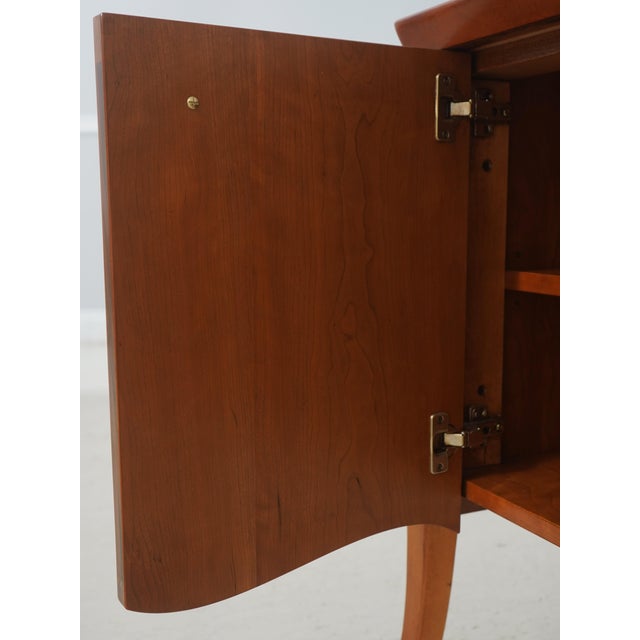 1980s Pair of Hickory White Italian Style Console Nightstand Cabinets For Sale - Image 5 of 17