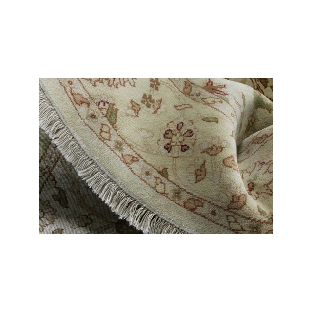 Textile 1990s Round Indian Agra Area Rug 6x6 For Sale - Image 7 of 10