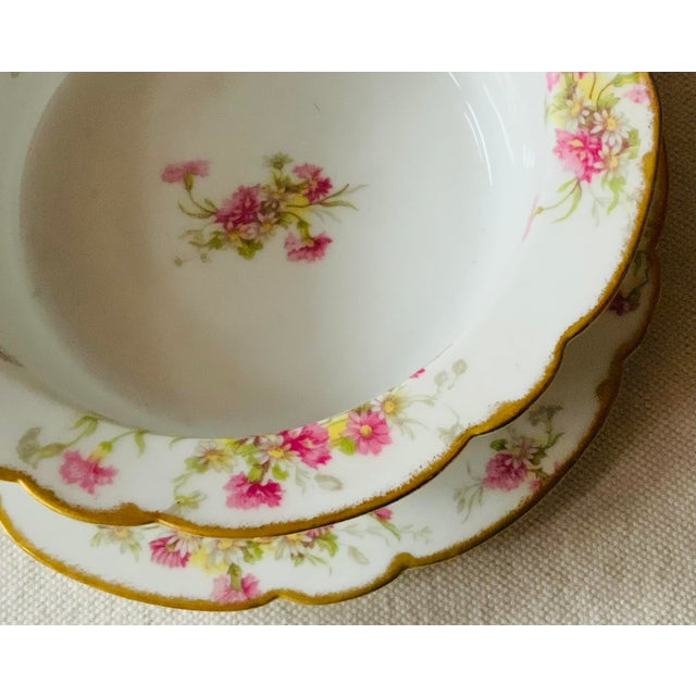 1910s French Limoges Porcelain Soufflé Dish With Underplate - Hand-Painted Pink Carnations, Bawo & Dotter For Sale - Image 13 of 18