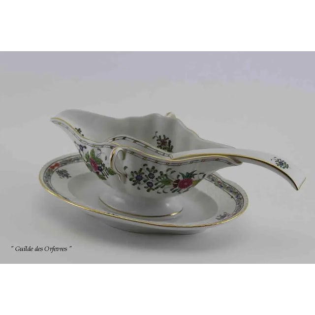 Herend 1960’s Vintage Herend Hand-Painted Gravy/Sauce Boat & Ladle With Fleurs Des Indes Colored Decoration For Sale - Image 4 of 6