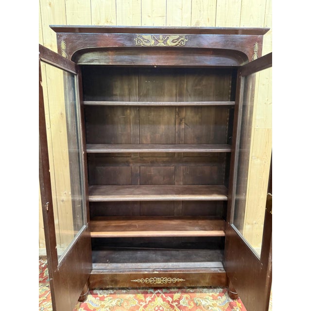 Wood Empire Style Display Bookcase in Mahogany and Gilt Bronze, 1960s For Sale - Image 7 of 8