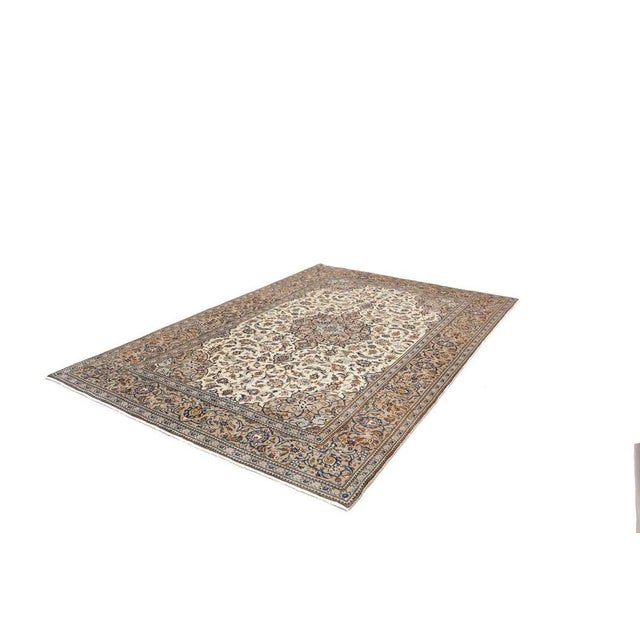 Kashan Rug in Hand-Knotted Wool For Sale - Image 11 of 11