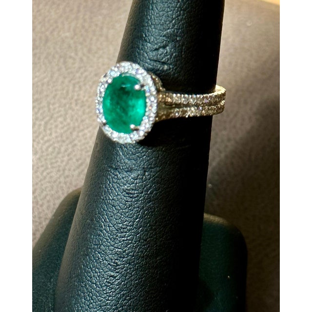 Emerald 2.5 Carat Oval Natural Zambian Emerald & 2 ct Diamond Ring 14 Karat White Gold For Sale - Image 8 of 18