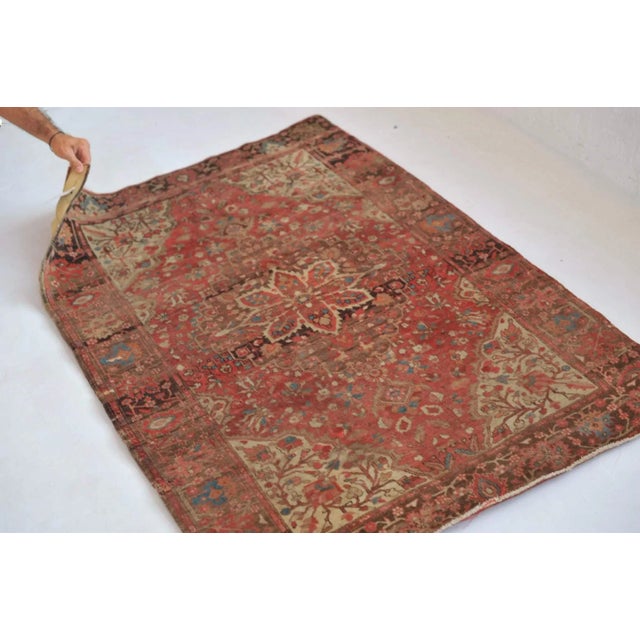 1930s Persian Ferahan Sarouk Lamb Wool Rug, 3.6 x 4.11 For Sale - Image 4 of 11