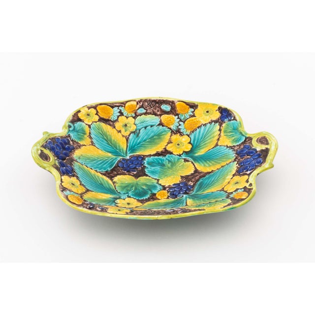 English Majolica Strawberry & Grape Tableware, 16 For Sale In New York - Image 6 of 14