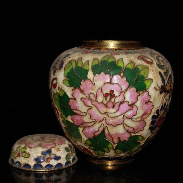Pink Vintage Chinese Cloisonné Ginger Jar With Pink Peony Motif, Copper Base For Sale - Image 8 of 9