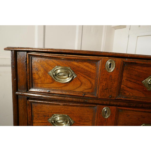 Small 18th Century Elm Country Chest of Drawers, 1750s For Sale - Image 4 of 10