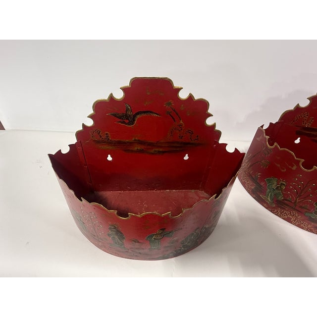 Pair of Chinese Export Style Painted Tole Wall Pockets, Italian Mid Century For Sale In Providence - Image 6 of 9