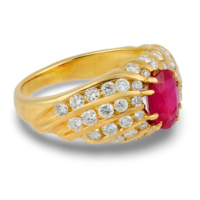 Mid 20th Century Mid 20th Century French Gia 1.00 Carat Burma Ruby Diamond 18k Yellow Gold Ring, Size 6.25 For Sale - Image 5 of 7