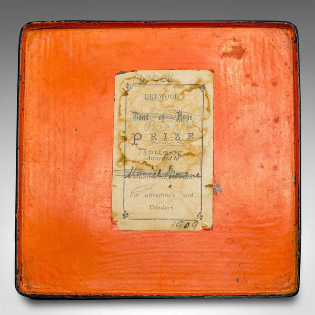 1900's Antique Japanese Lacquered Presentation Box For Sale - Image 11 of 12