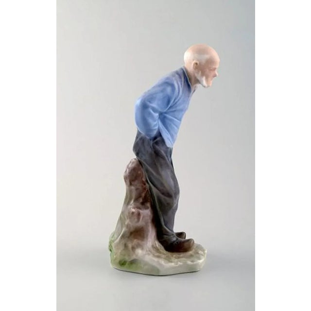 Royal Copenhagen Porcelain Older Man Figurine Number 1001 from Royal Copenhagen, Early 20th Century For Sale - Image 4 of 8