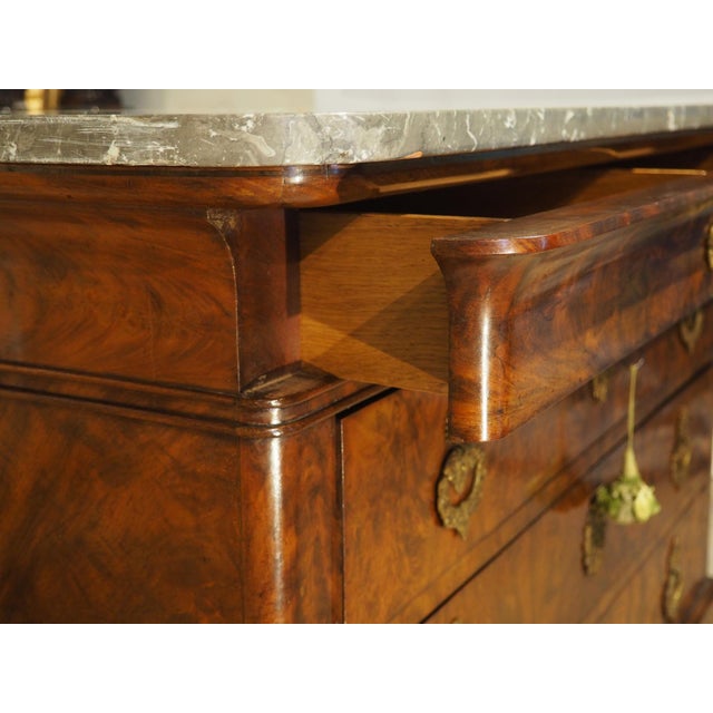 C. 1820 French Restauration Commode in Flame Mahogany by Othon Kolping 1775-1853 For Sale - Image 9 of 18