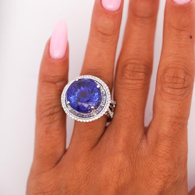 15.50 Carat Round Tanzanite & 1.50 Carat Diamond Double Halo 14k White Gold Ring, Size 6.5 For Sale - Image 9 of 10