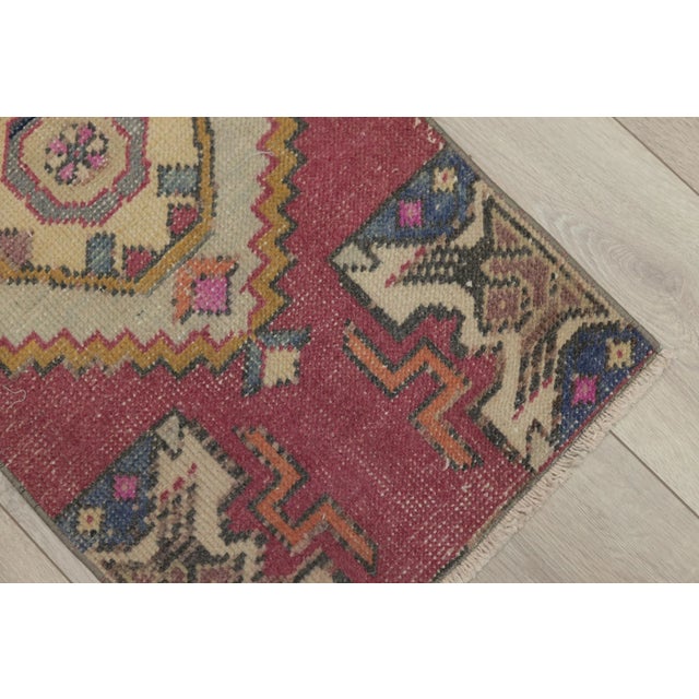 1970s 1970s Turkish Bohemian Style Geometric Oushak Doormat Rug For Sale - Image 5 of 13